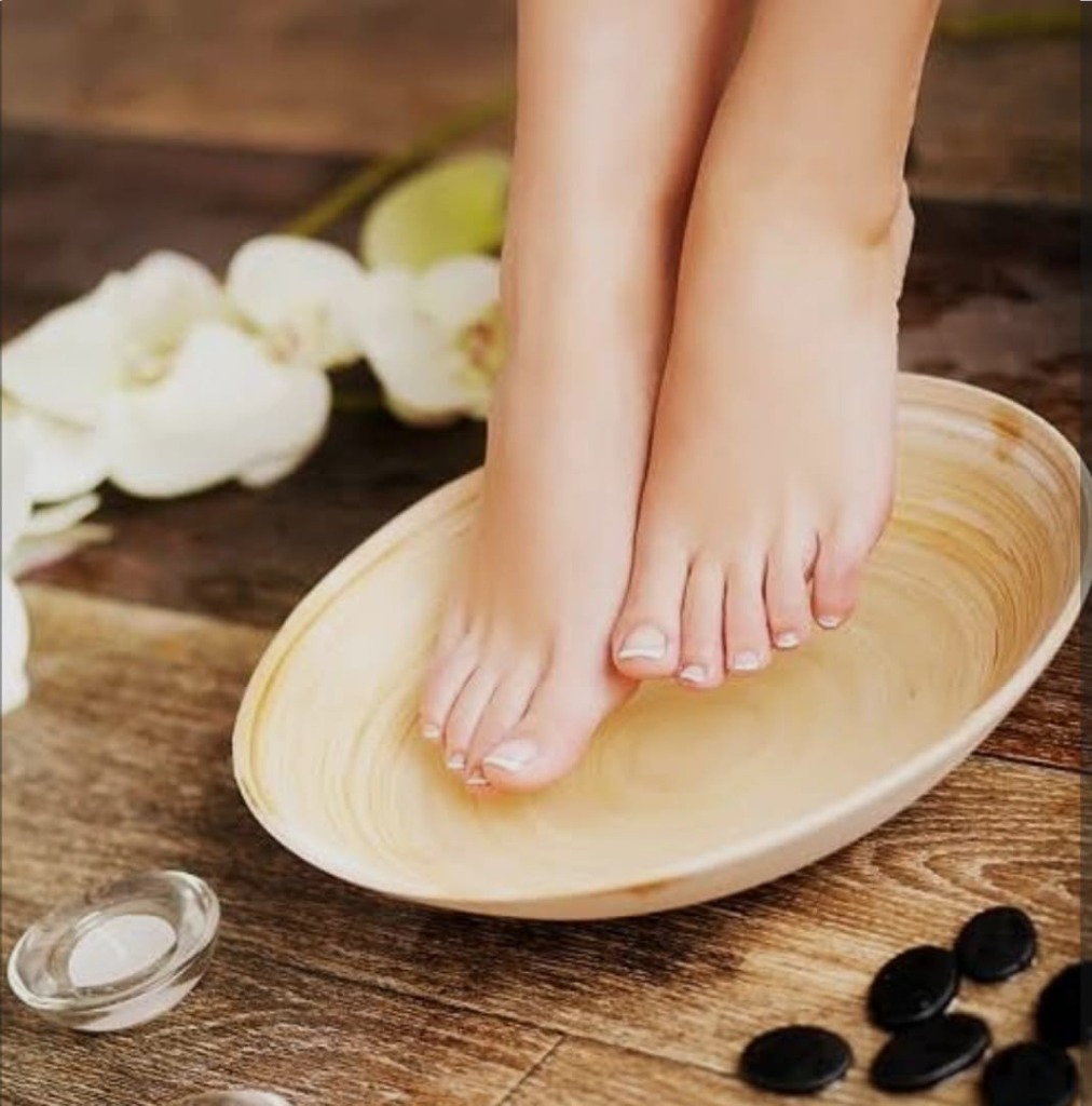 Entspannende Pediküre mit Fußbad